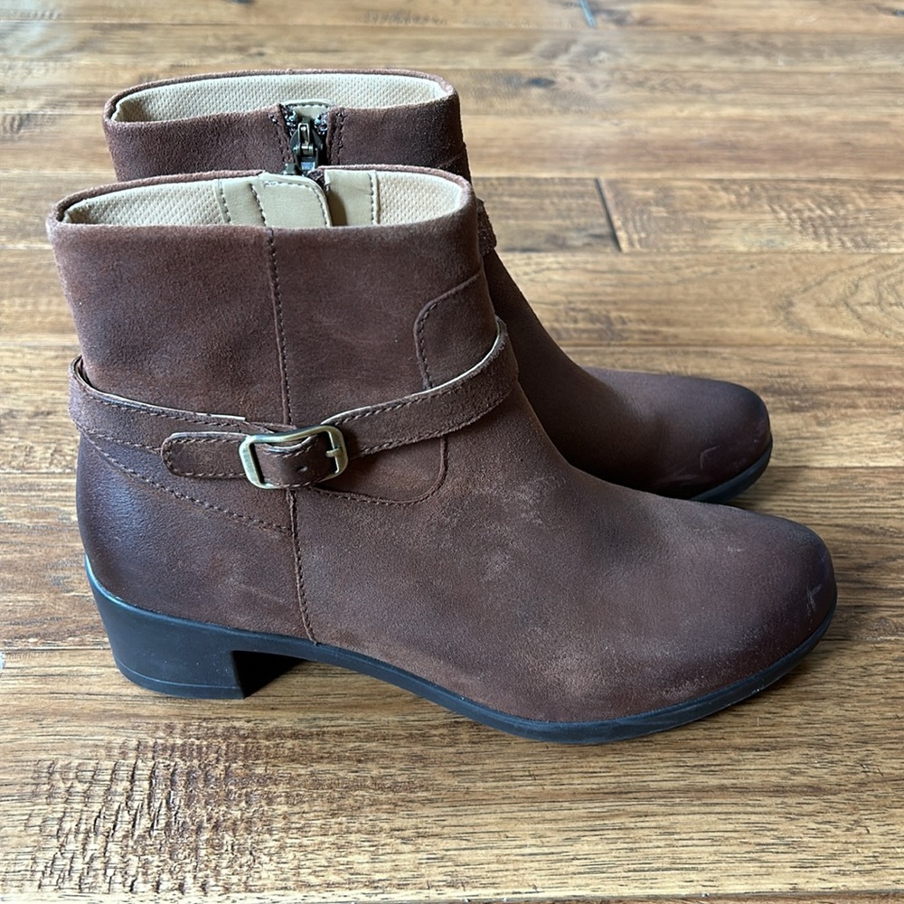 Dansko Cagney Boot Brown Burnished Suede Leather Ankle Bootie Size 38 New NWOB - Picture 3 of 13